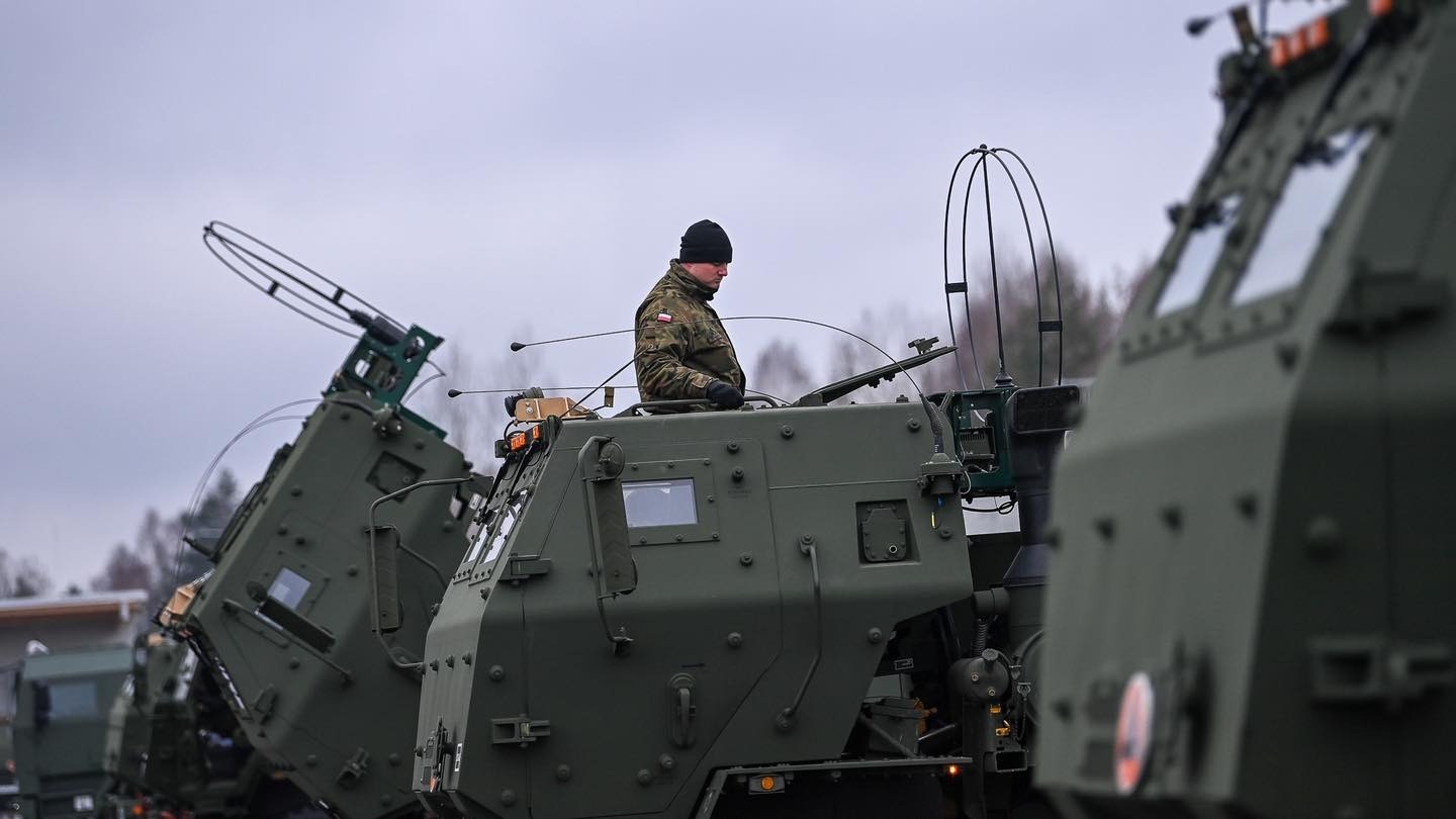 Польша стягивает военную технику к Калининградской области