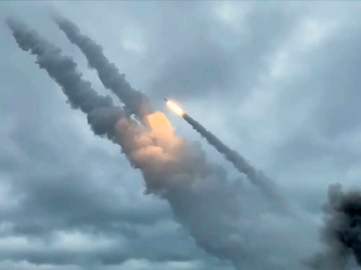 Подводная лодка нанесла ракетные удары по объектам Киева: новости СВО на утро 9 мая