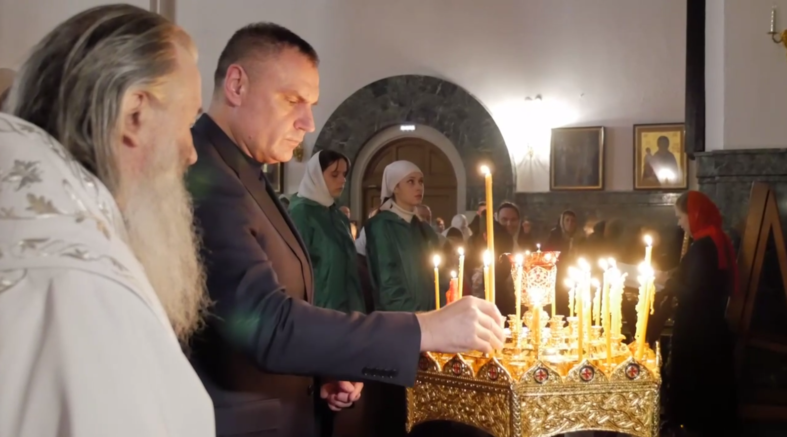 Глава Марий Эл Юрий Зайцев принял участие в пасхальном богослужении